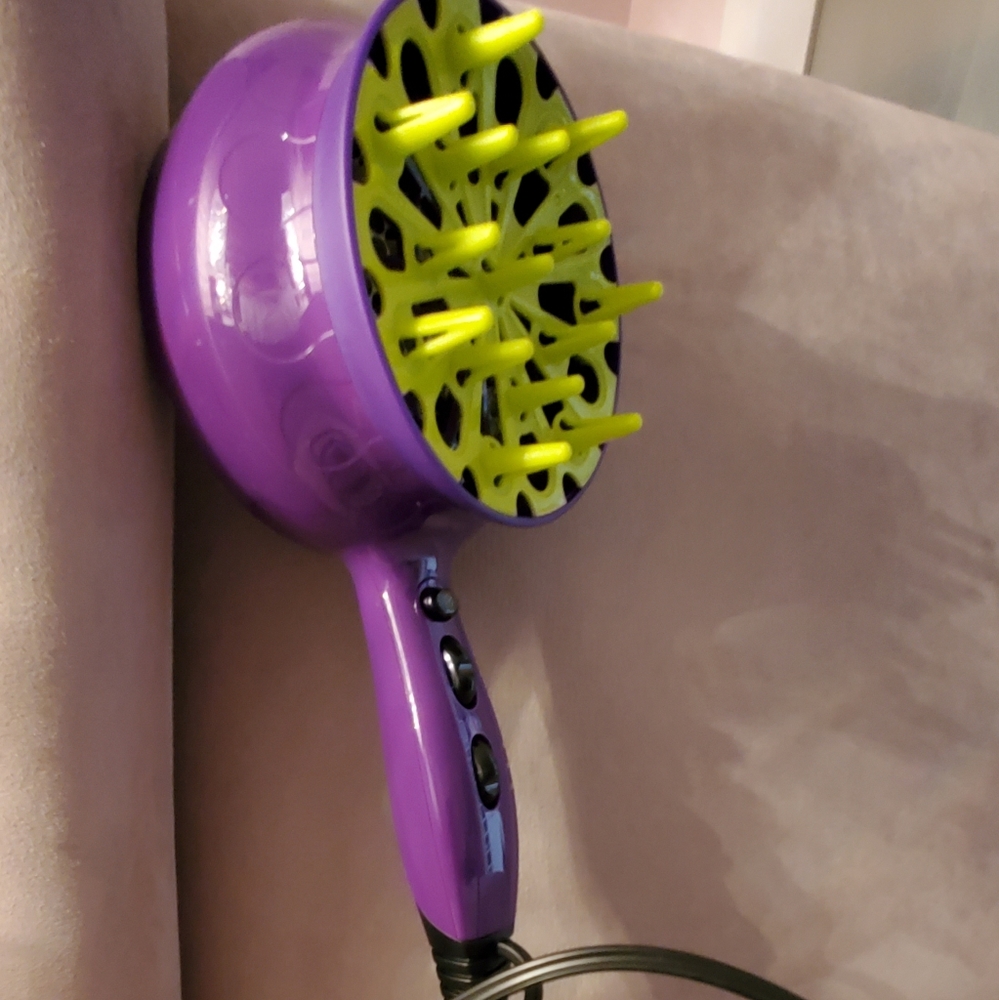BED HEAD HAIR DRYER AND DIFFUSER.
